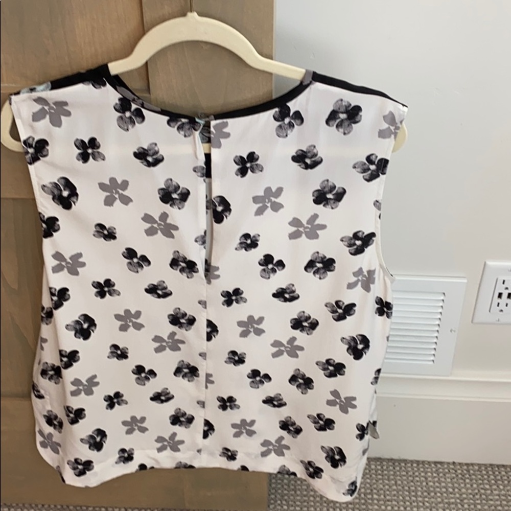 Blouse - Picture 2 of 3
